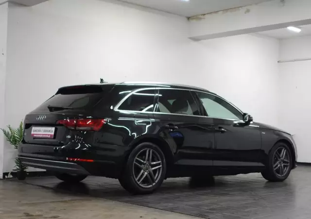 AUDI A4 Avant 2.0 TDI DPF S line Sportpaket
