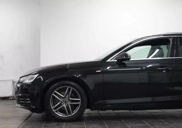 AUDI A4 Avant 2.0 TDI DPF S line Sportpaket
