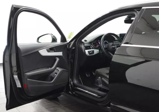 AUDI A4 Avant 2.0 TDI DPF S line Sportpaket