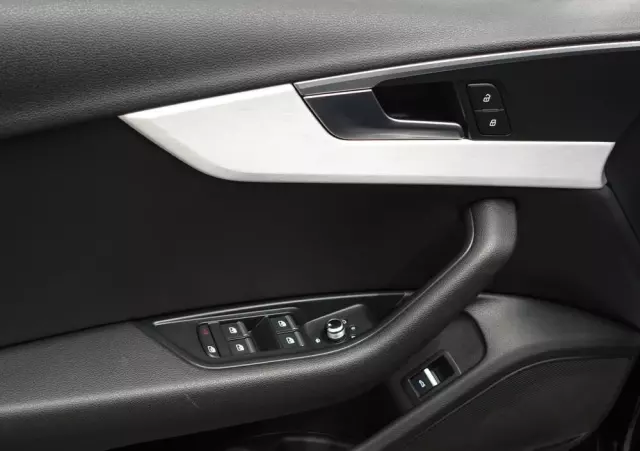 AUDI A4 Avant 2.0 TDI DPF S line Sportpaket