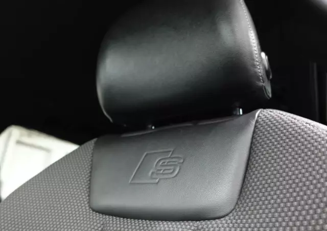 AUDI A4 Avant 2.0 TDI DPF S line Sportpaket