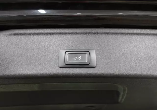 AUDI A4 Avant 2.0 TDI DPF S line Sportpaket