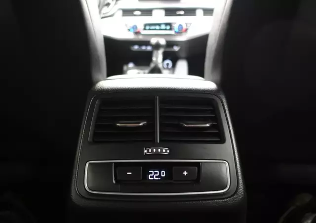 AUDI A4 Avant 2.0 TDI DPF S line Sportpaket