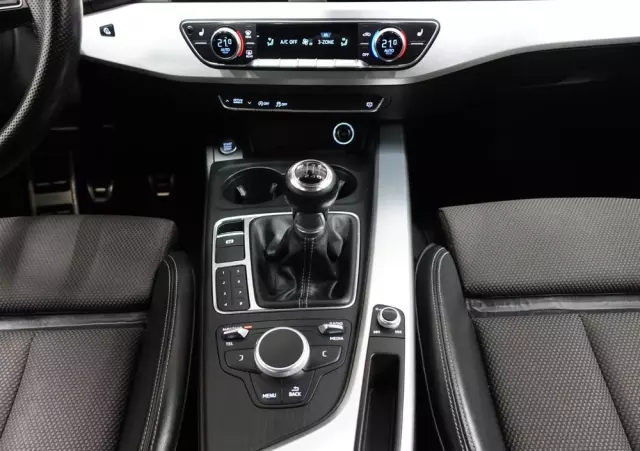 AUDI A4 Avant 2.0 TDI DPF S line Sportpaket