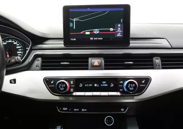 AUDI A4 Avant 2.0 TDI DPF S line Sportpaket