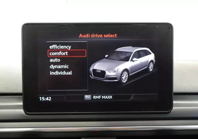 AUDI A4 Avant 2.0 TDI DPF S line Sportpaket