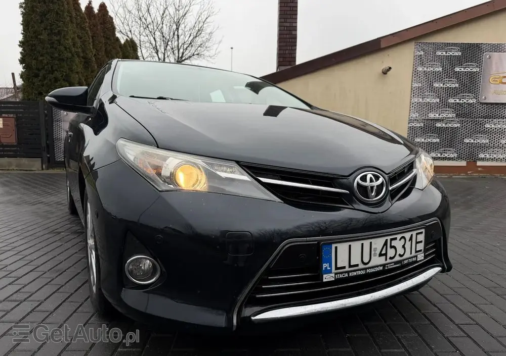 TOYOTA Auris 2.0 D-4D Premium