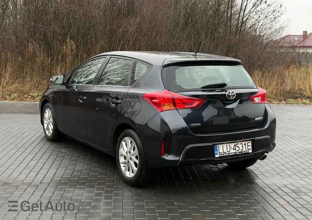 TOYOTA Auris 2.0 D-4D Premium