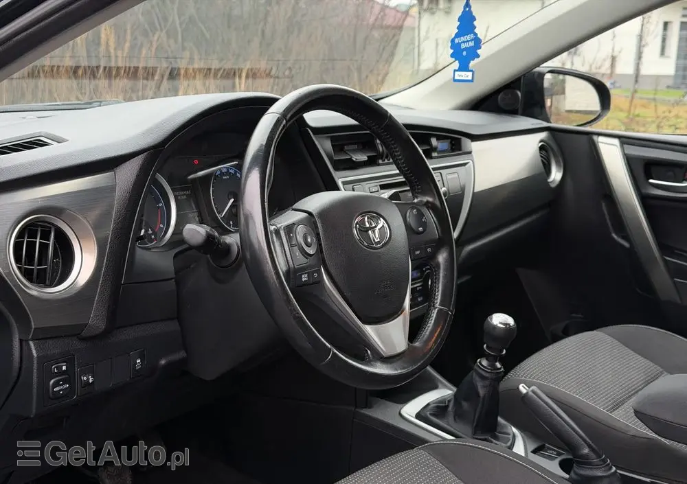 TOYOTA Auris 2.0 D-4D Premium
