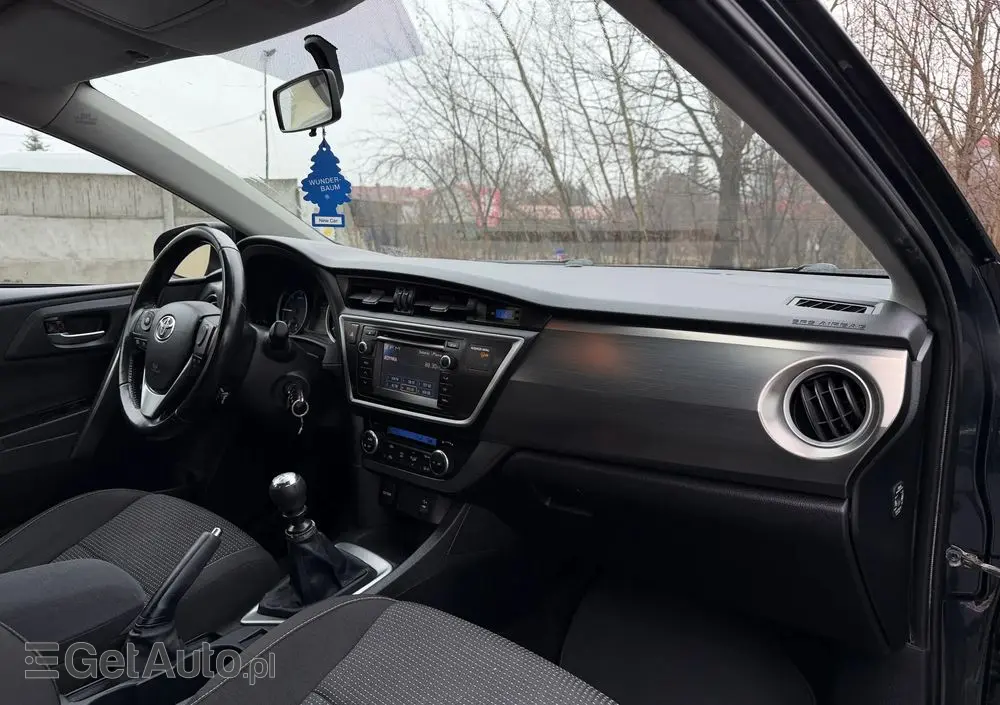 TOYOTA Auris 2.0 D-4D Premium