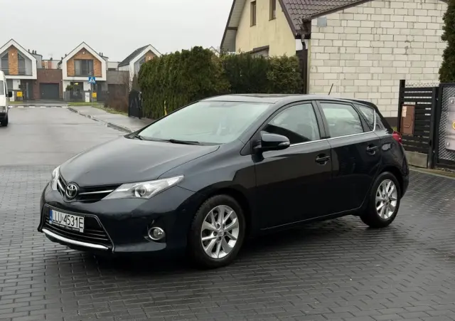 TOYOTA Auris 2.0 D-4D Premium