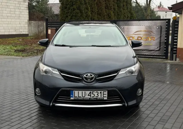 TOYOTA Auris 2.0 D-4D Premium