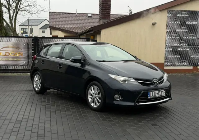 TOYOTA Auris 2.0 D-4D Premium