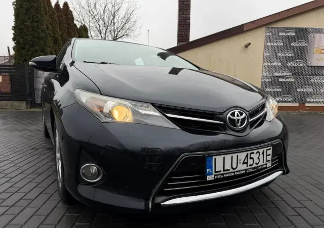 TOYOTA Auris 2.0 D-4D Premium