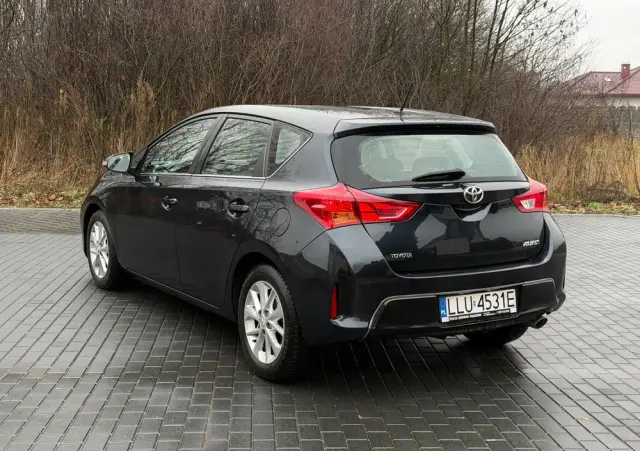 TOYOTA Auris 2.0 D-4D Premium