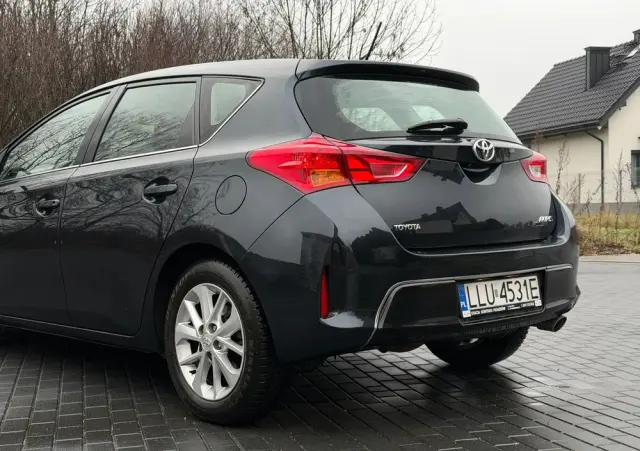 TOYOTA Auris 2.0 D-4D Premium