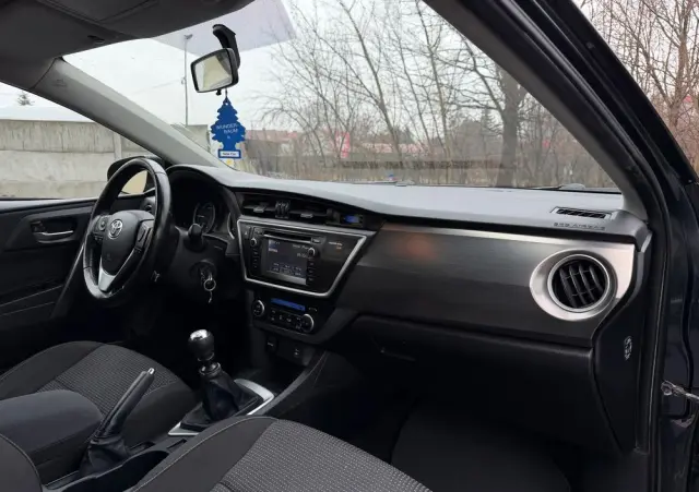 TOYOTA Auris 2.0 D-4D Premium