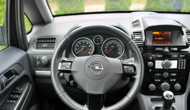 OPEL Zafira 