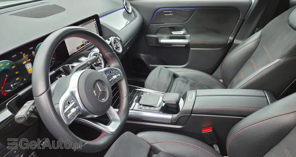 MERCEDES-BENZ GLA 200 7G-DCT Edition AMG Line