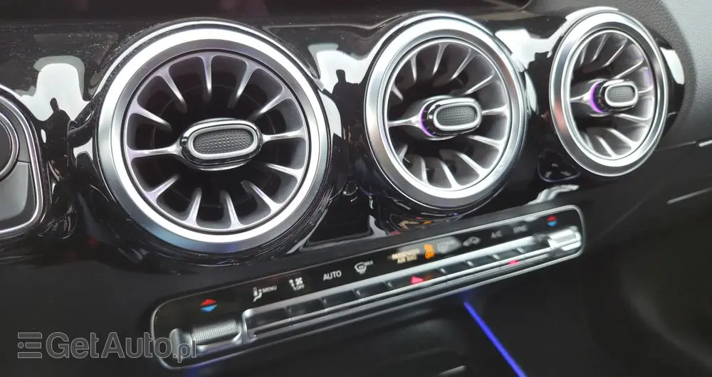 MERCEDES-BENZ GLA 200 7G-DCT Edition AMG Line