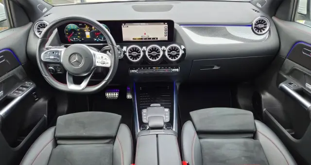 MERCEDES-BENZ GLA 200 7G-DCT Edition AMG Line