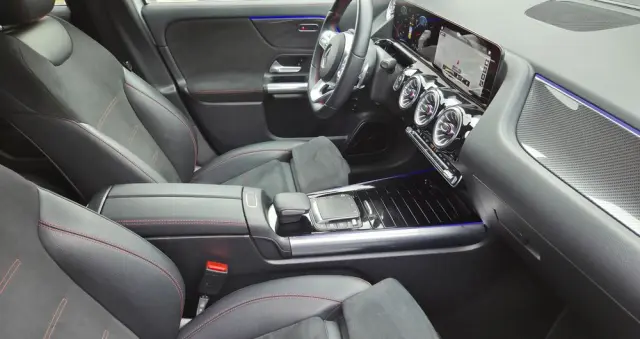 MERCEDES-BENZ GLA 200 7G-DCT Edition AMG Line