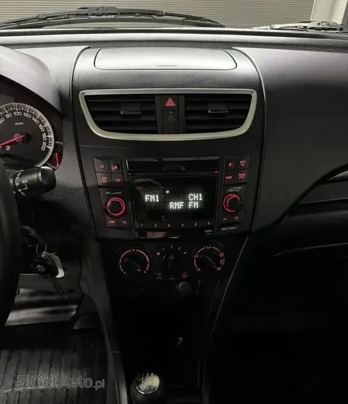 SUZUKI Swift 