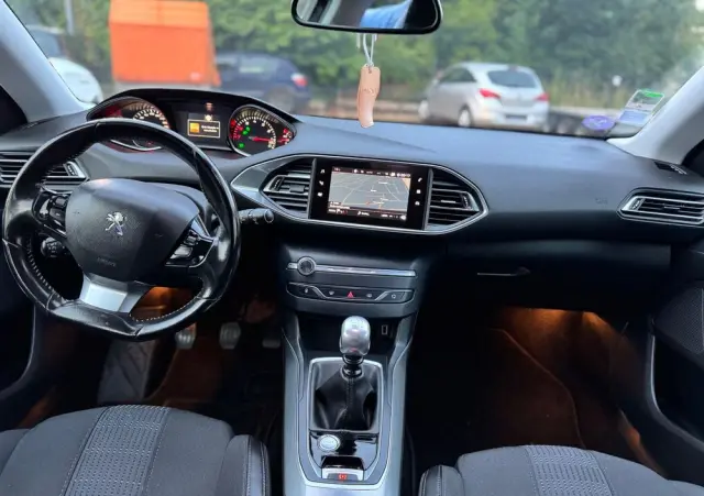 PEUGEOT 308 PureTech 130 Allure