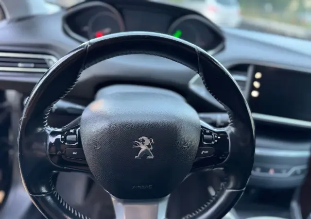 PEUGEOT 308 PureTech 130 Allure