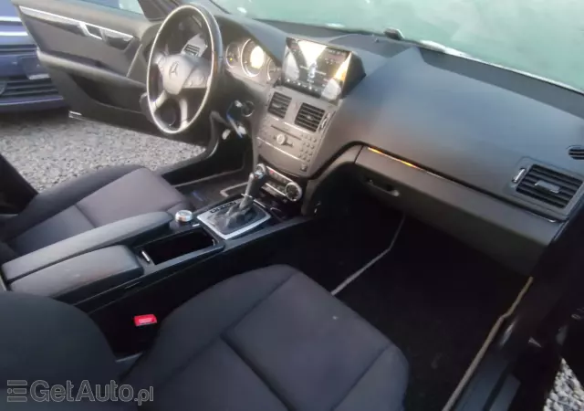 MERCEDES-BENZ Klasa C 180 T BlueEFFICIENCY 7G-TRONIC