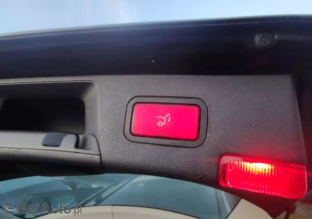 MERCEDES-BENZ Klasa C 180 T BlueEFFICIENCY 7G-TRONIC