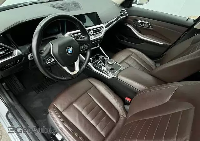 BMW Seria 3 320d Luxury Line
