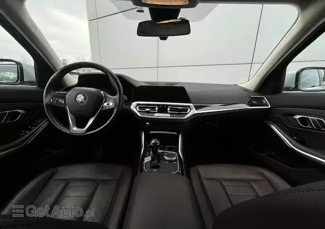 BMW Seria 3 320d Luxury Line