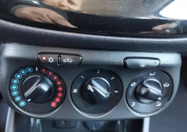 OPEL Corsa 1.4 Cosmo