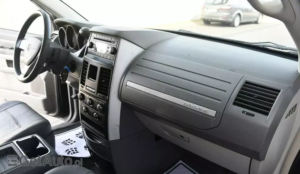 DODGE Grand Caravan 