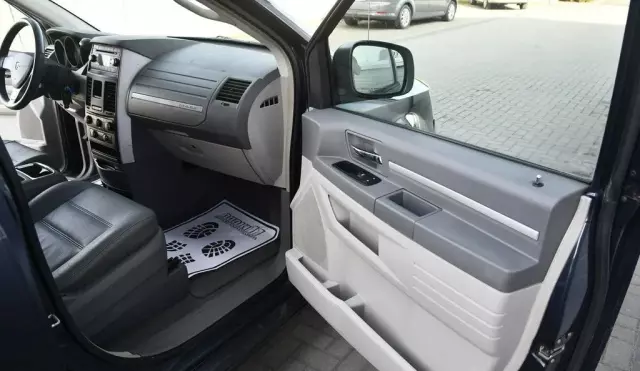 DODGE Grand Caravan 