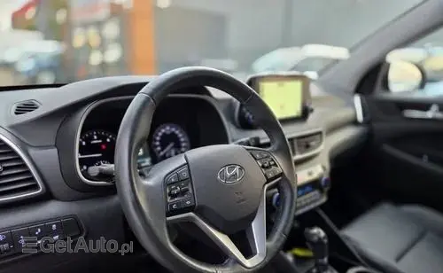 HYUNDAI Tucson 