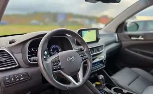 HYUNDAI Tucson 
