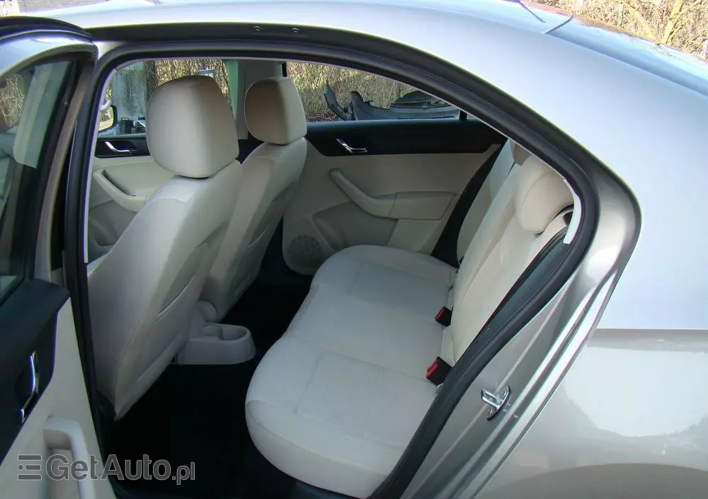 SKODA RAPID Spb 1.2 TSI Elegance