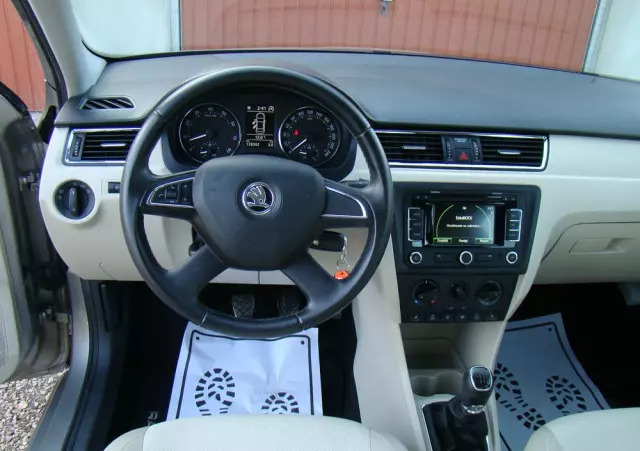 SKODA RAPID Spb 1.2 TSI Elegance