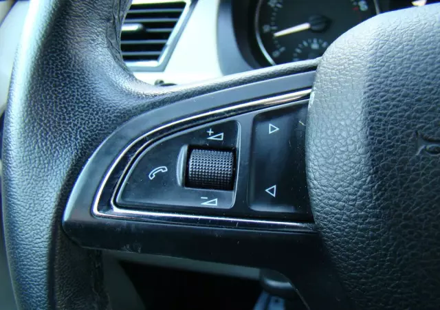 SKODA RAPID Spb 1.2 TSI Elegance