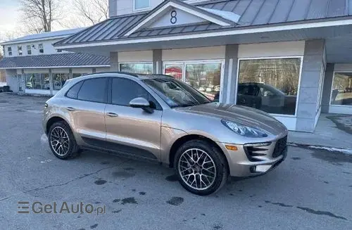 PORSCHE Macan 