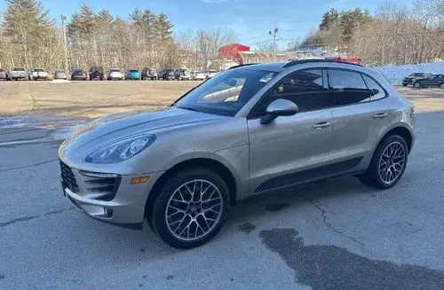 PORSCHE Macan 