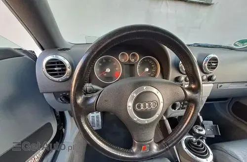 AUDI TT 