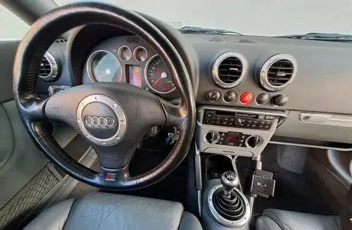 AUDI TT 