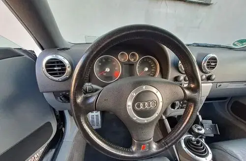 AUDI TT 