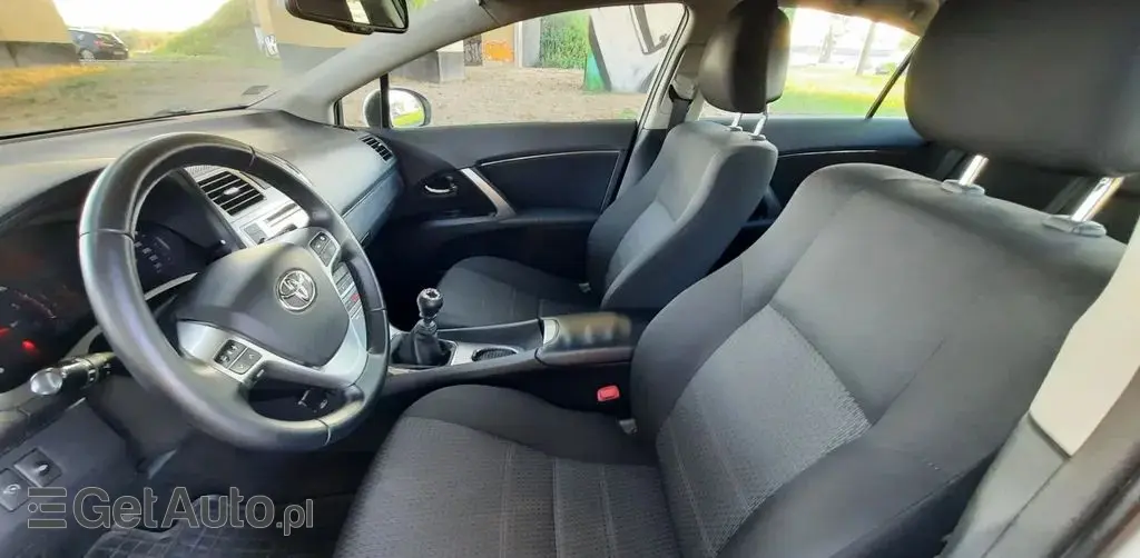 TOYOTA Avensis 