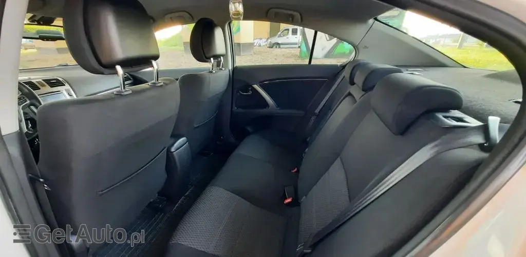 TOYOTA Avensis 