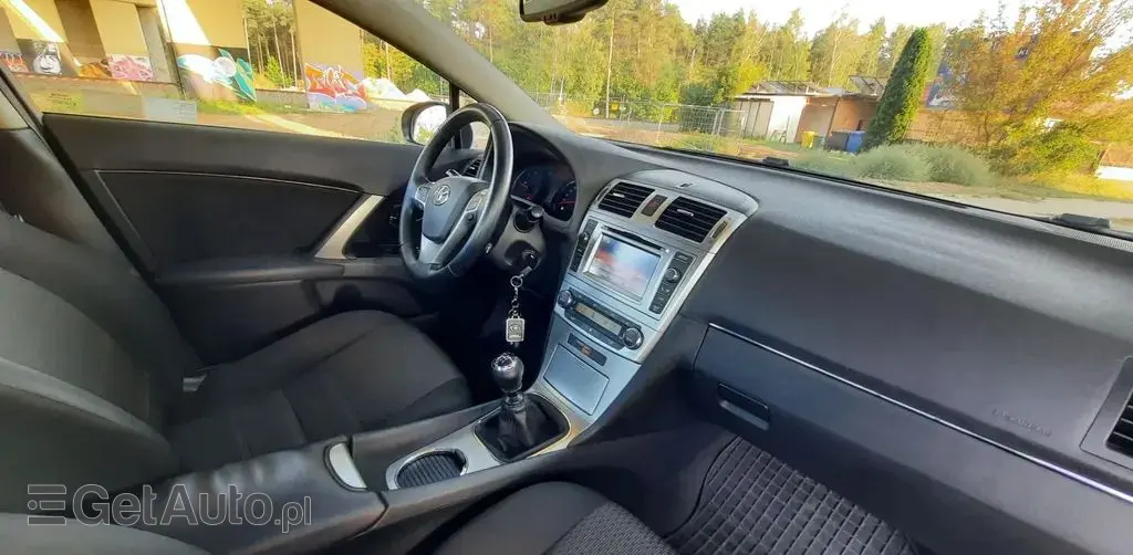 TOYOTA Avensis 
