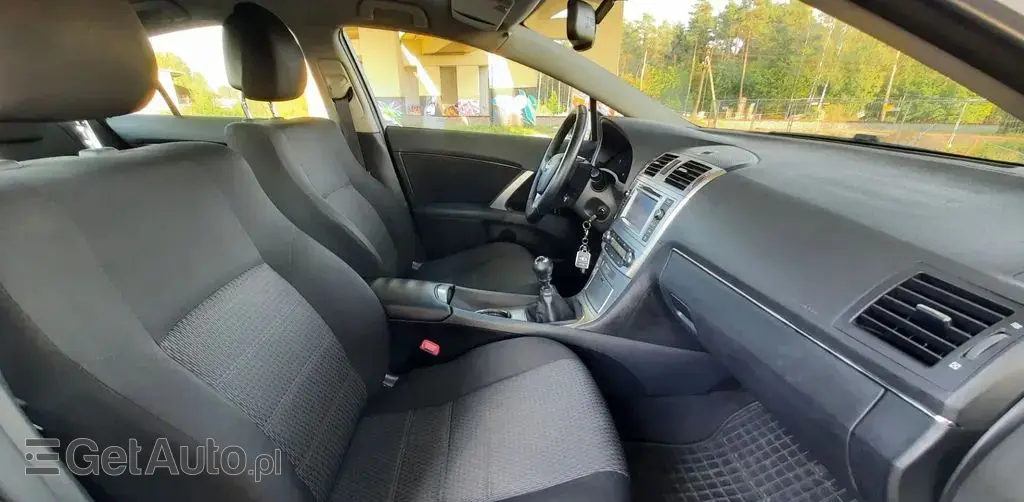 TOYOTA Avensis 